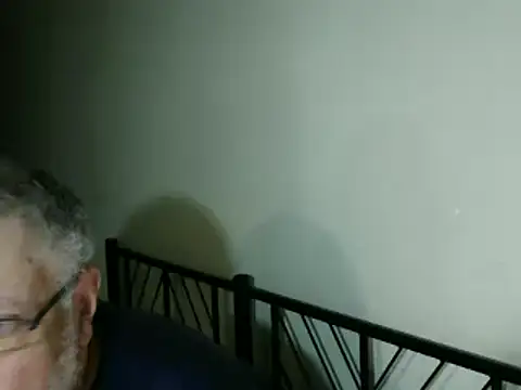 Snapshot of 100Tauros chatting on October 18, 2025, 4:36 am 100Tauros online show from October 18, 2025, 4:36 am