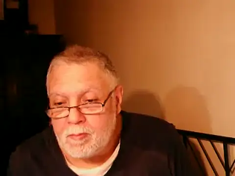 Snapshot of 100Tauros chatting on October 9, 2025, 10:32 pm 100Tauros online show from October 9, 2025, 10:32 pm