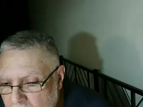 Snapshot of 100Tauros chatting on October 23, 2025, 9:24 pm 100Tauros online show from October 23, 2025, 9:24 pm