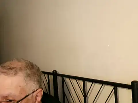 Snapshot of 100Tauros chatting on October 6, 2025, 9:54 am 100Tauros online show from October 6, 2025, 9:54 am