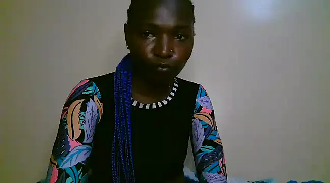 petite 12 online show from March 20, 2025, 9:35 pm