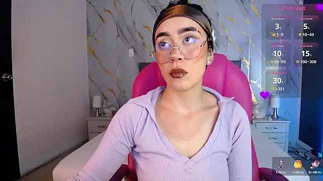 Snapshot of Julieta_De_Los_Angeles chatting on January 28, 2025, 3:57 am Julieta De Los Angeles online show from January 28, 2025, 3:57 am