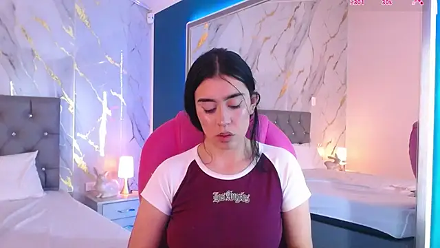 Snapshot of Julieta_De_Los_Angeles chatting on March 11, 2025, 10:40 am Julieta De Los Angeles online show from March 11, 2025, 10:40 am