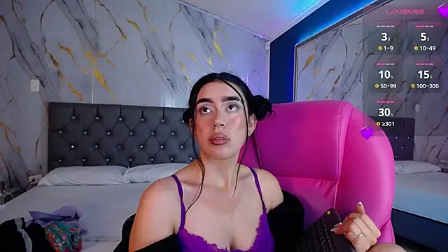 Snapshot of Julieta_De_Los_Angeles chatting on January 28, 2025, 10:02 am Julieta De Los Angeles online show from January 28, 2025, 10:02 am