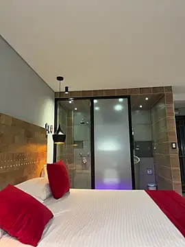 zui lu online show from April 2, 2026, 1:35 am