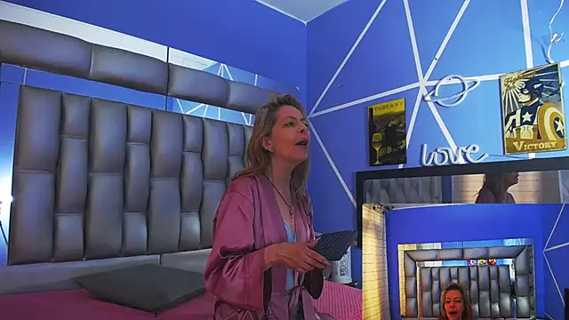 sophia ny online show from March 19, 2025, 4:34 pm