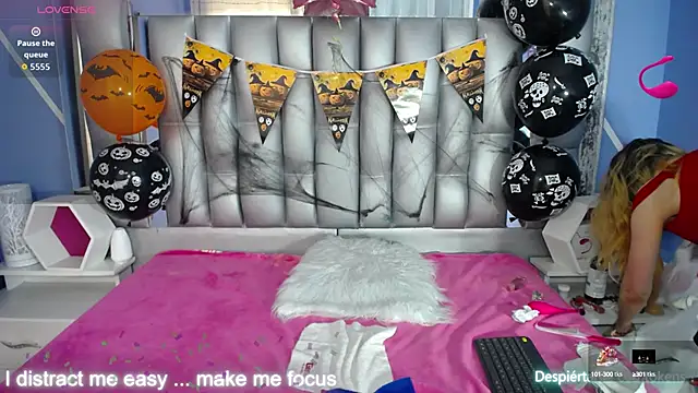 sophia ny online show from October 12, 2025, 1:12 pm