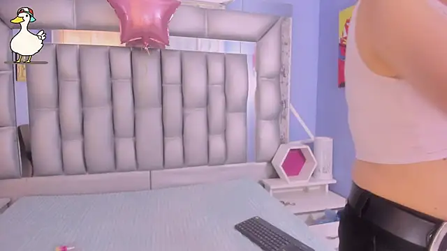 sophia ny online show from November 10, 2025, 1:49 pm