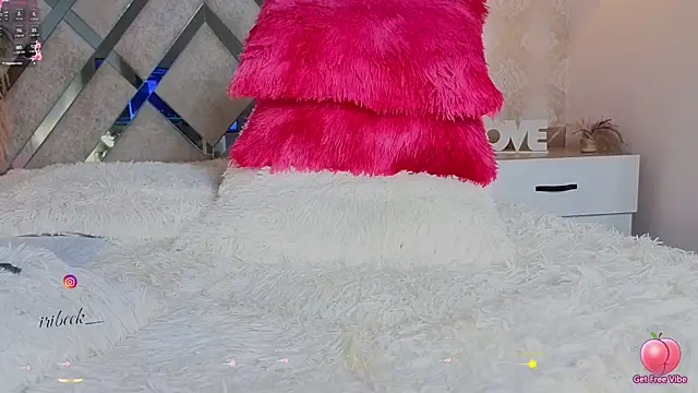 oceane becker online show from November 11, 2025, 12:44 pm