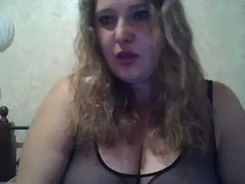 Snapshot of ParisMimi chatting on October 9, 2025, 9:32 am ParisMimi online show from October 9, 2025, 9:32 am