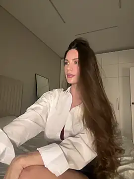 WildOrchid online show from November 7, 2025, 10:24 pm