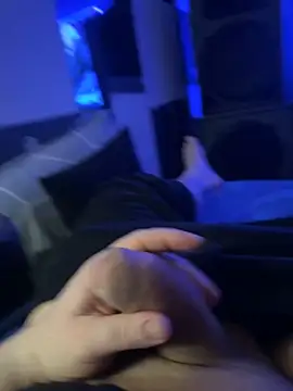 Snapshot of MatthewEmme chatting on February 8, 2026, 4:48 pm MatthewEmme online show from February 8, 2026, 4:48 pm