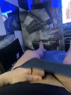 Snapshot of MatthewEmme chatting on February 11, 2026, 11:48 pm MatthewEmme online show from February 11, 2026, 11:48 pm