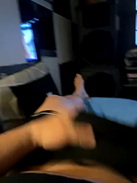 Snapshot of MatthewEmme chatting on November 10, 2025, 12:37 am MatthewEmme online show from November 10, 2025, 12:37 am