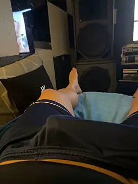 Snapshot of MatthewEmme chatting on October 28, 2025, 11:03 pm MatthewEmme online show from October 28, 2025, 11:03 pm