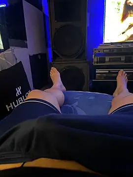 Snapshot of MatthewEmme chatting on November 24, 2025, 11:49 pm MatthewEmme online show from November 24, 2025, 11:49 pm