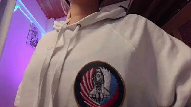 Paulina g3 online show from April 24, 2026, 2:57 am