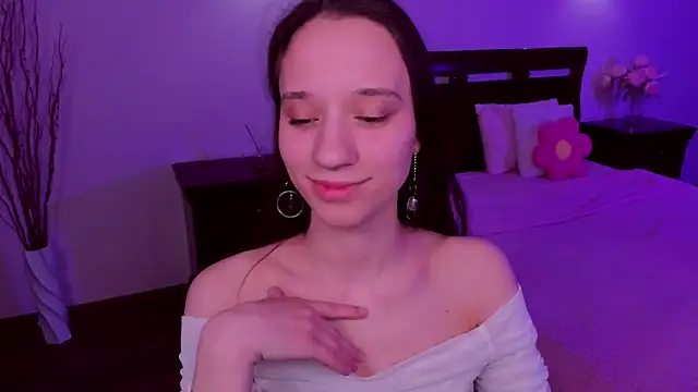 StaceySunny online show from April 19, 2026, 6:21 pm