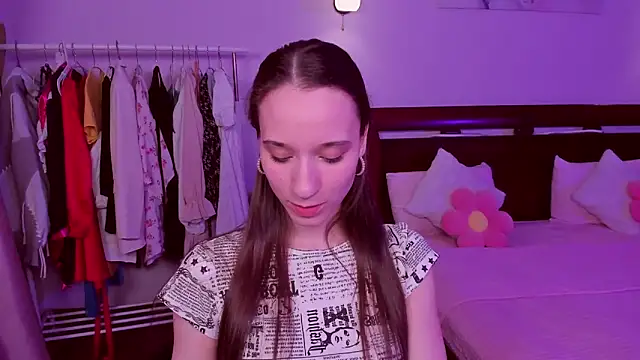 Snapshot of StaceySunny chatting on February 9, 2026, 5:11 pm StaceySunny online show from February 9, 2026, 5:11 pm