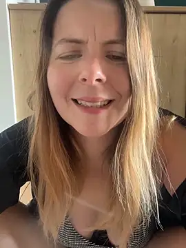 Nina blain online show from March 22, 2026, 12:40 pm