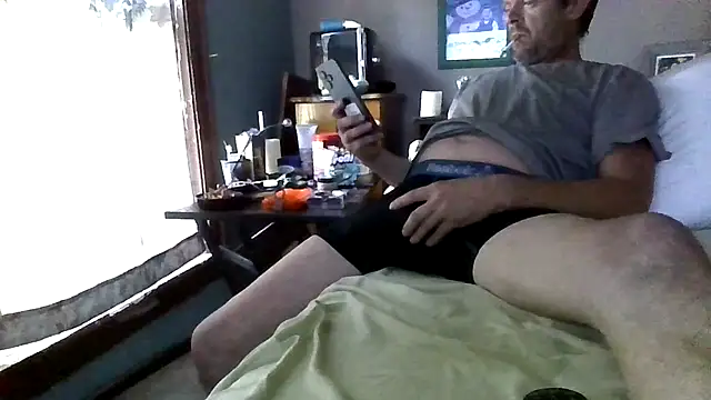 Bigloggz online show from August 8, 2026, 11:56 pm
