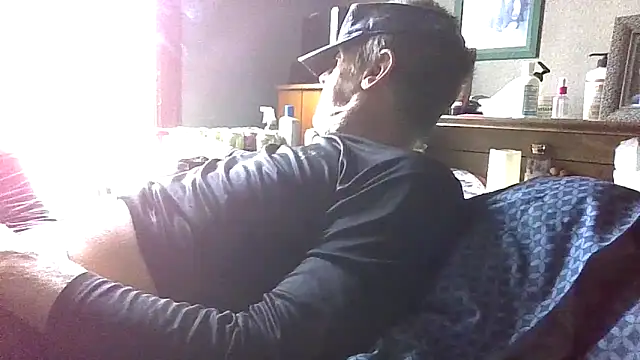 Bigloggz online show from April 30, 2026, 7:43 pm