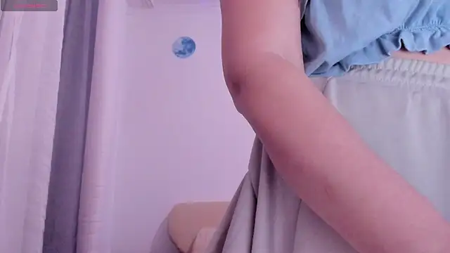 Snapshot of Miss_Mia_5 chatting on February 9, 2025, 8:02 pm Miss Mia 5 online show from February 9, 2025, 8:02 pm