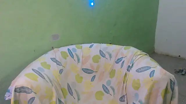 nikky2025 online show from March 11, 2025, 9:15 pm