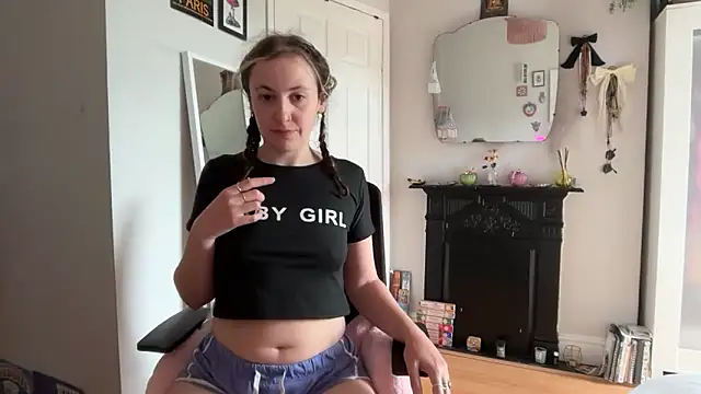 Littlelolo60 online show from May 31, 2026, 9:59 am