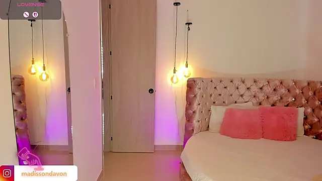 Snapshot of madisson_davon chatting on January 18, 2026, 3:15 pm madisson davon online show from January 18, 2026, 3:15 pm