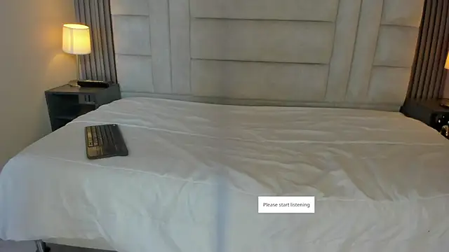 sara saenz99 online show from October 16, 2025, 8:06 pm