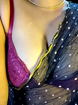 Snapshot of VR_here_4U chatting on February 26, 2026, 7:03 pm VR here 4U online show from February 26, 2026, 7:03 pm