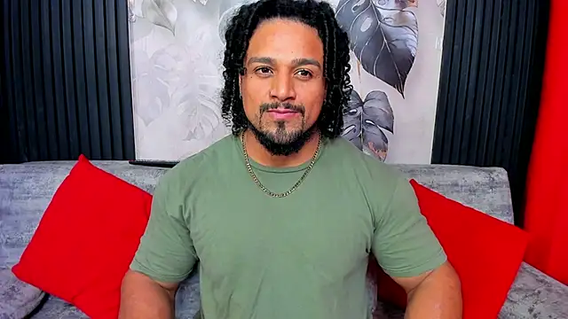 Snapshot of MikeEstevess chatting on April 30, 2026, 2:40 am MikeEstevess online show from April 30, 2026, 2:40 am