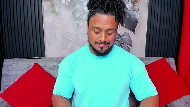 Snapshot of MikeEstevess chatting on May 1, 2026, 4:45 pm MikeEstevess online show from May 1, 2026, 4:45 pm