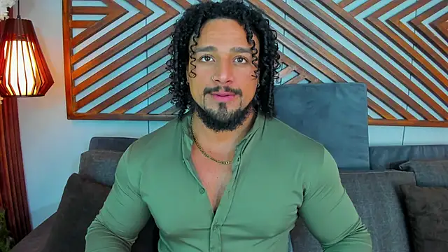 Snapshot of MikeEstevess chatting on May 14, 2026, 4:20 am MikeEstevess online show from May 14, 2026, 4:20 am