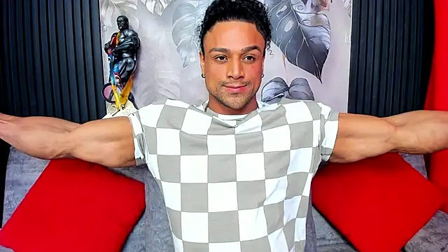 Snapshot of MikeEstevess chatting on October 26, 2025, 9:31 am MikeEstevess online show from October 26, 2025, 9:31 am