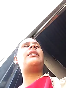 Snapshot of Andreita_95 chatting on October 26, 2025, 1:22 pm Andreita 95 online show from October 26, 2025, 1:22 pm