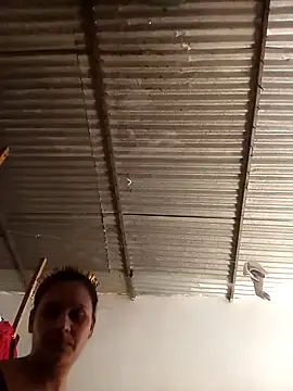 Snapshot of Andreita_95 chatting on October 22, 2025, 5:01 pm Andreita 95 online show from October 22, 2025, 5:01 pm