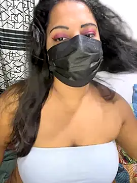 NOORA-GIRL online show from December 4, 2025, 10:09 pm