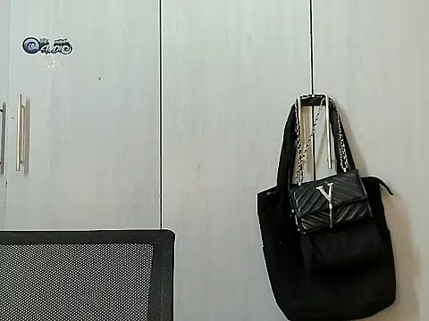 Snapshot of Destiny_Desire chatting on October 13, 2025, 6:53 pm Destiny Desire online show from October 13, 2025, 6:53 pm