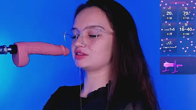 bitchpeace  online show from November 8, 2025, 4:10 pm