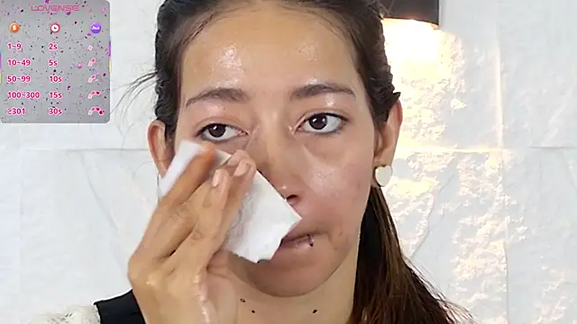 zorravioletta1 online show from November 26, 2025, 1:22 pm