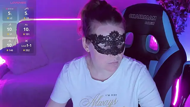 Sexy-Housewife online show from September 18, 2025, 7:06 pm