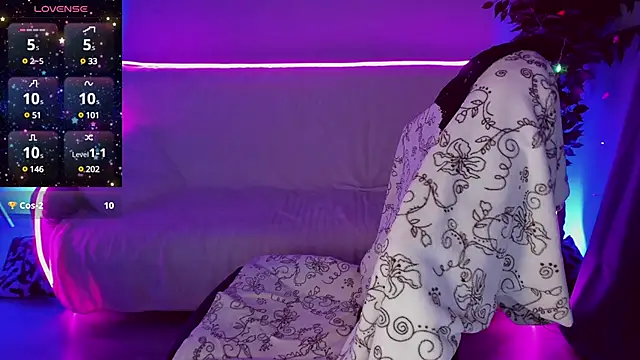 Sexy-Housewife online show from January 22, 2025, 7:45 pm