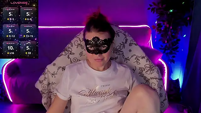 Sexy-Housewife online show from January 3, 2025, 4:06 pm