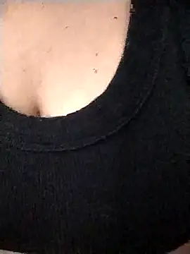 Snapshot of kBossgirls chatting on November 26, 2025, 11:43 am kBossgirls online show from November 26, 2025, 11:43 am