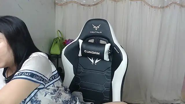 MiMi 0293 online show from October 27, 2025, 8:04 am