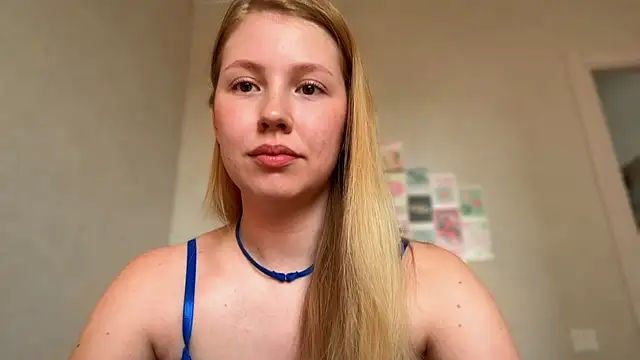 Snapshot of HoneyAudrey chatting on July 10, 2026, 2:22 am HoneyAudrey online show from July 10, 2026, 2:22 am