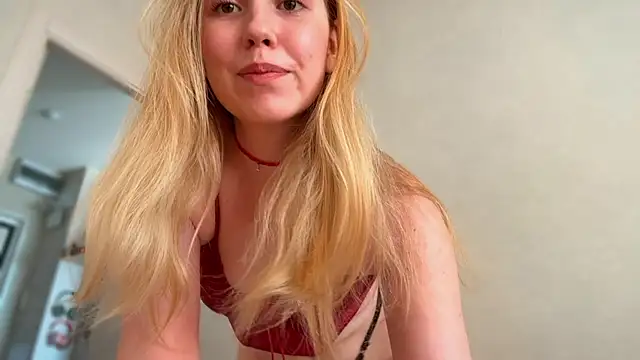 Snapshot of HoneyAudrey chatting on July 1, 2026, 2:34 am HoneyAudrey online show from July 1, 2026, 2:34 am