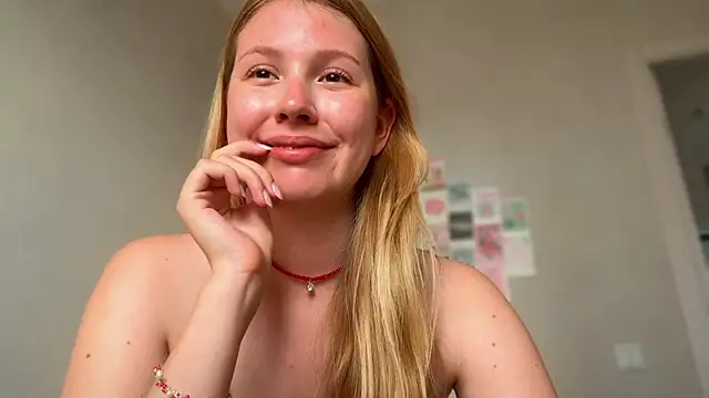 Snapshot of HoneyAudrey chatting on July 31, 2026, 2:33 am HoneyAudrey online show from July 31, 2026, 2:33 am